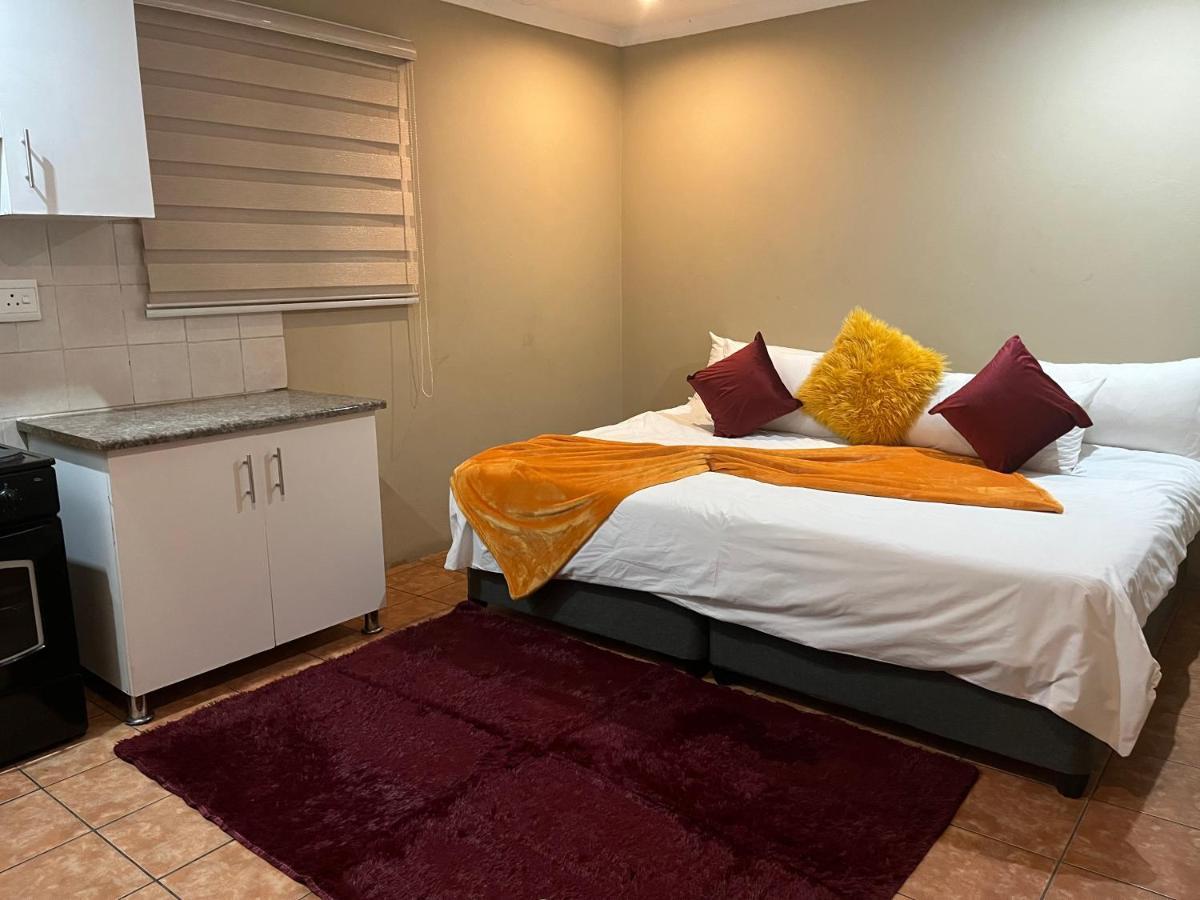 Mofolo Guest House Soweto Kültér fotó