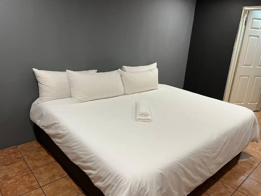 Mofolo Guest House Soweto Kültér fotó